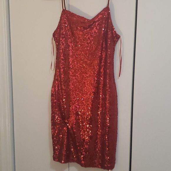 Red Mini Sequins Dress - Picture 2 of 9
